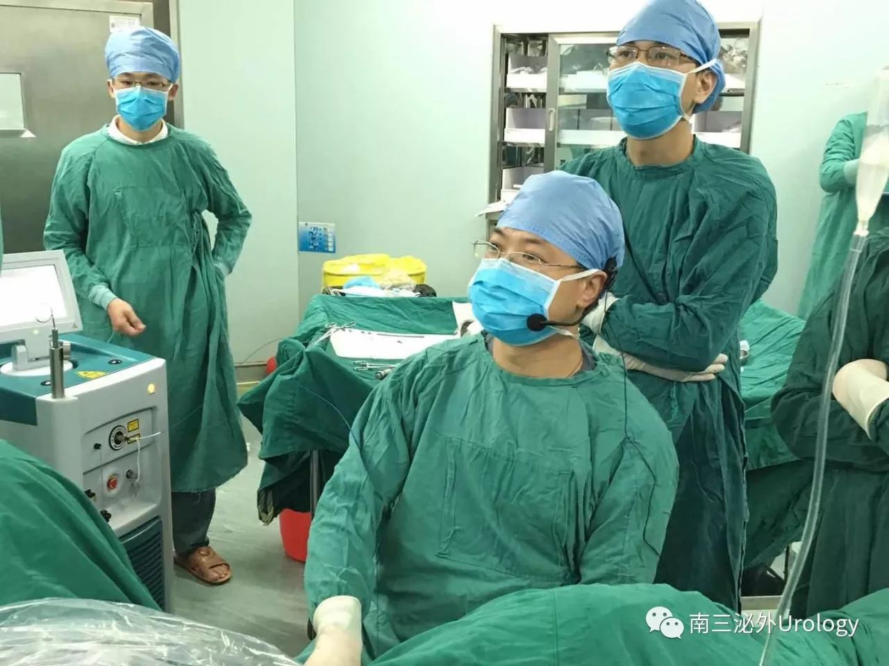 刘永达教授手术演示：1470激光前列腺切除术.jpg